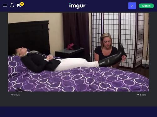 The one in the white pants might be Vanessa Cage but not sure