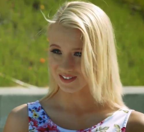 looks like Bailey Brooke