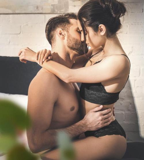 What's the name of this pornstar?