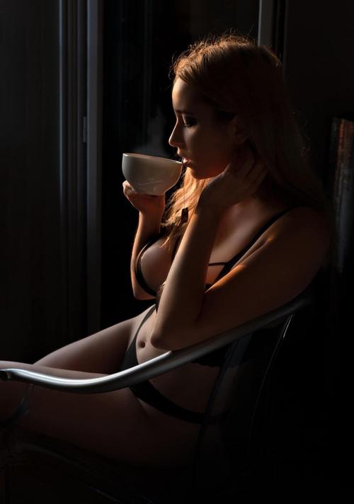 What's the name of this pornstar?