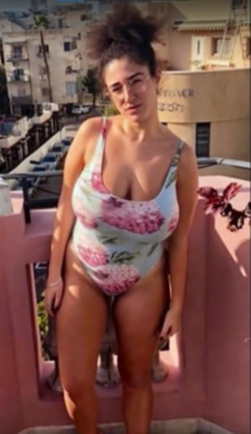 What's the name of this pornstar?