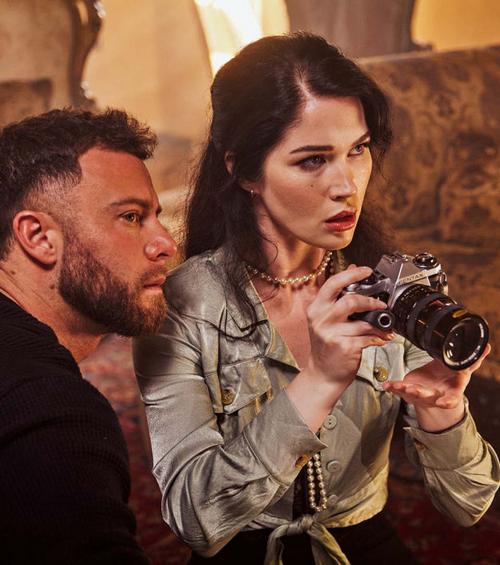 Credited only with the stage name (Laura) in the relevant LucidFlix scene, she is actually Evelyn Claire ----- https://www.indexxx.com/m/evelyn-claire ---- https://lucidflix.com/episodes/behind-the-cameras-eye ----- https://www.ixxx.com/it/pornstar/evelyn-claire