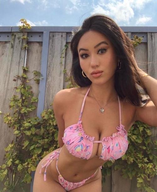 What's the name of this pornstar?