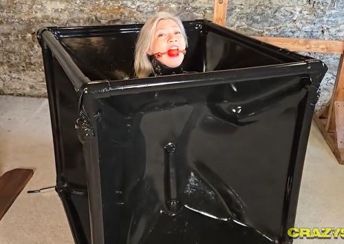 What's the name of this pornstar?