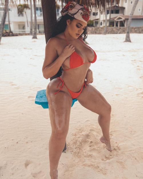 What's the name of this pornstar?