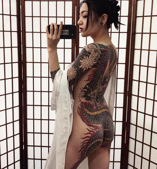 What's the name of this pornstar?