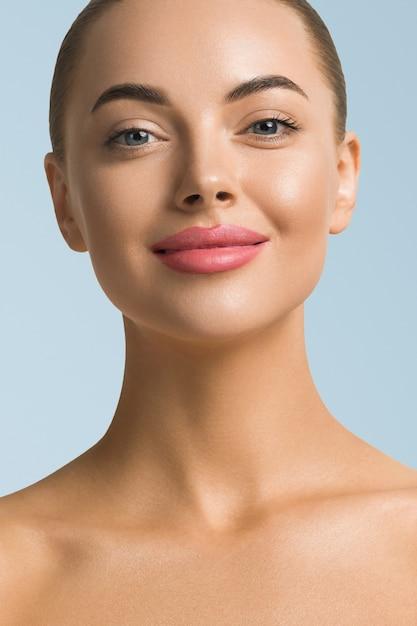 I guess shes not a pornstar but whos she?