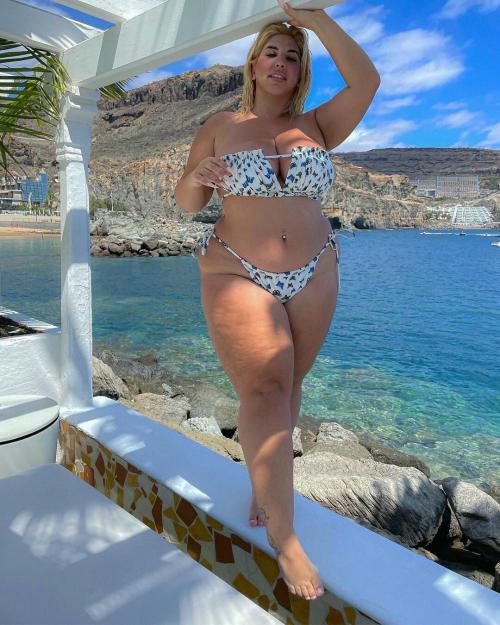 What's the name of this pornstar?