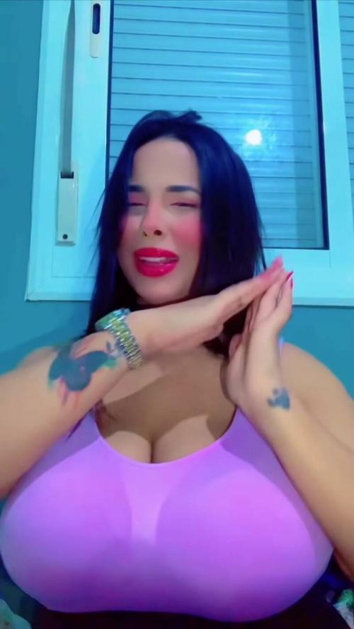 What's the name of this pornstar?