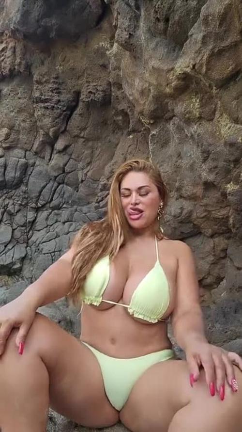 What's the name of this pornstar?