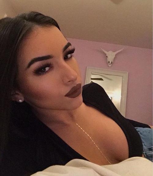 What's the name of this pornstar?