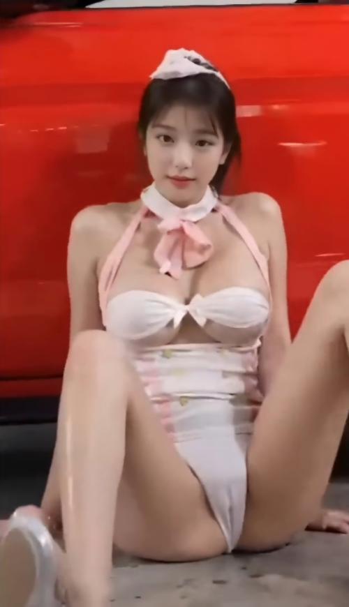 What's the name of this pornstar?