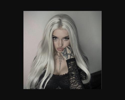 What's the name of this pornstar?