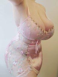 What's the name of this pornstar?