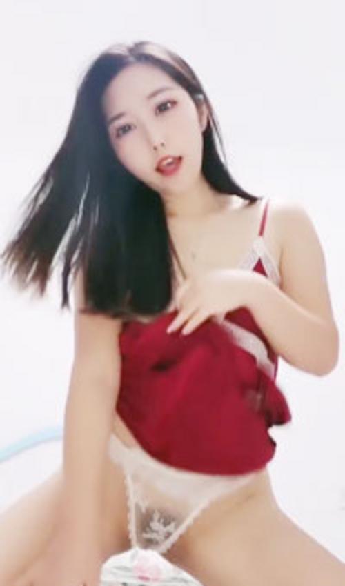 What's the name of this pornstar?