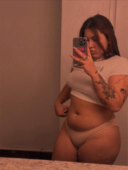 What's the name of this pornstar?