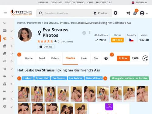 Iwia and Jessica Rox