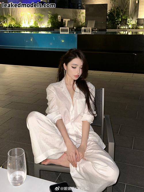 What's the name of this pornstar?