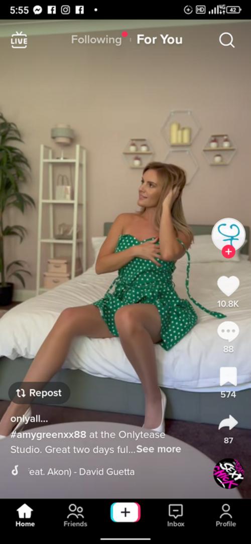 What's the name of this pornstar?