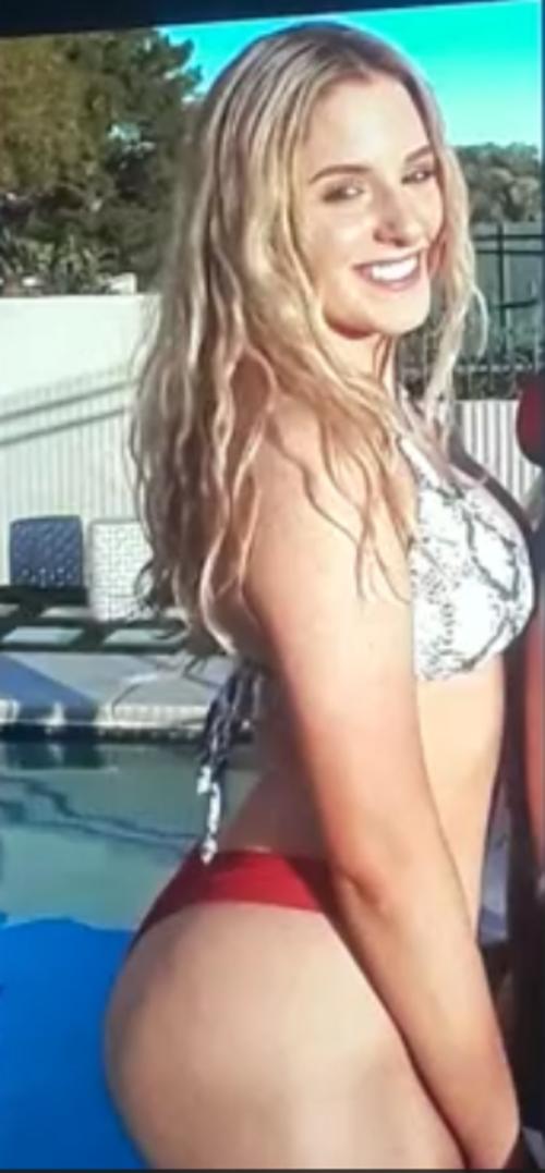 What's the name of this pornstar?