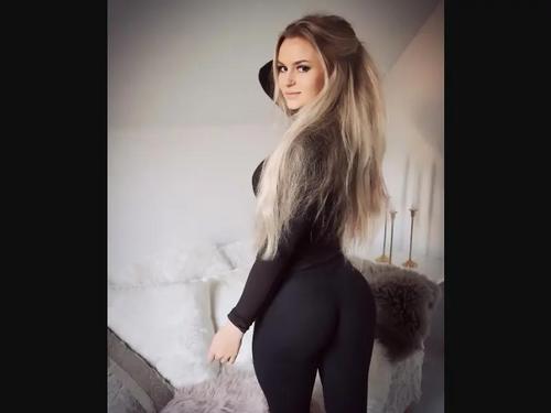 Anna Nystrom https://www.instagram.com/annanystrom/