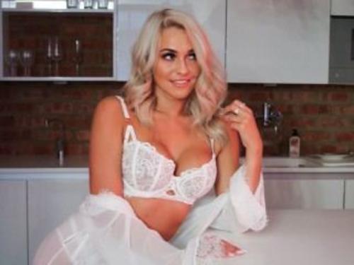 What's the name of this pornstar?