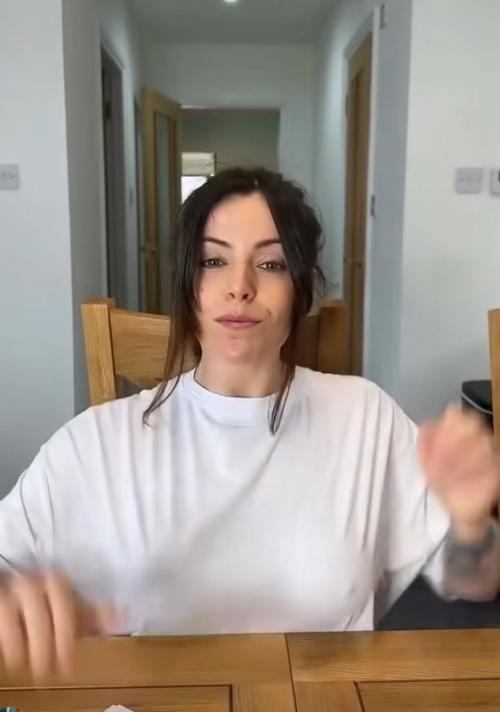 What's the name of this pornstar?