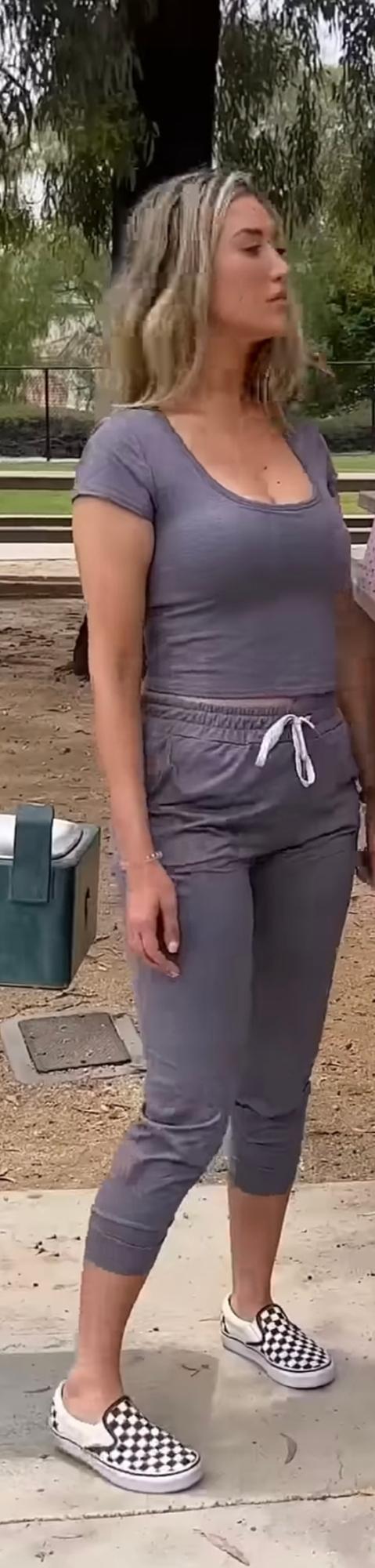 What's the name of this pornstar?