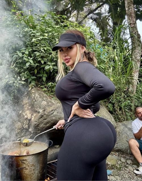 What's the name of this pornstar?