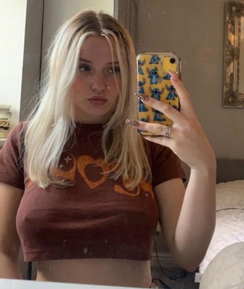 What's the name of this pornstar?