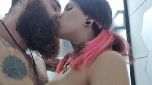 https://rt.pornhub.com/model/qweensg  QweenSG