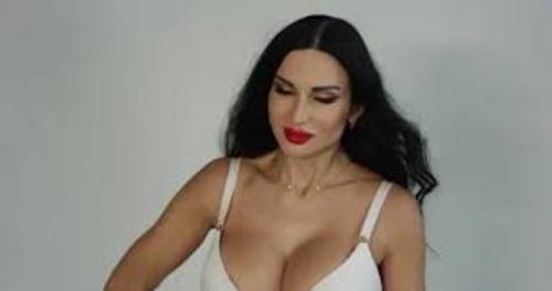 What's the name of this pornstar?