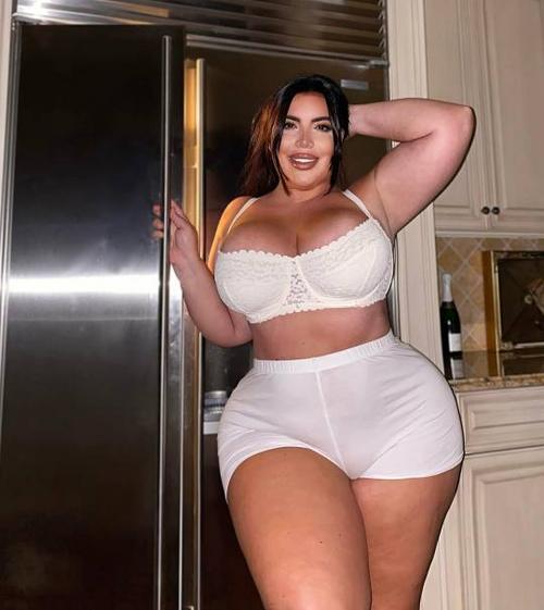 What's the name of this pornstar?