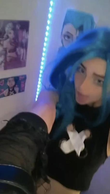 What's the name of this pornstar?