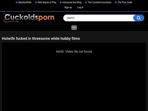 She's known as Ellybabyxoxo