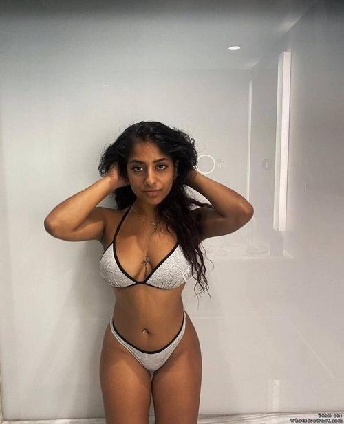 Who is this sexy woman?