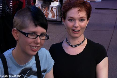 Who is the ShortHaired Redhead on the right  Does anyone know her name? Thx