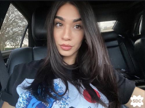 Who is this? Is it Amber Marie? Ambermg?