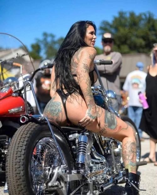 What's the name of this pornstar?