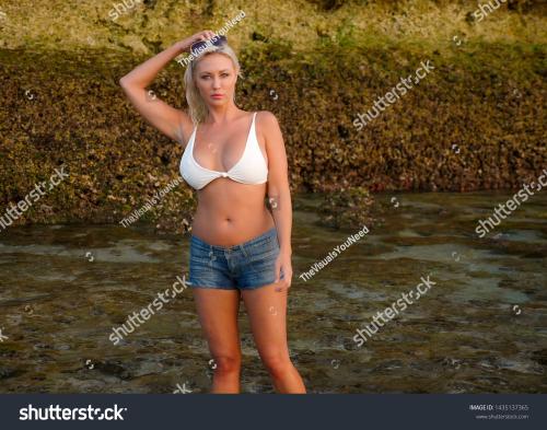 What's the name of this pornstar?