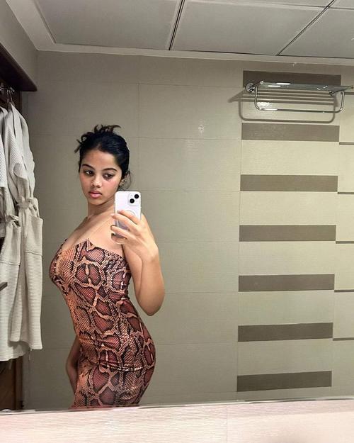 What's the name of this pornstar?