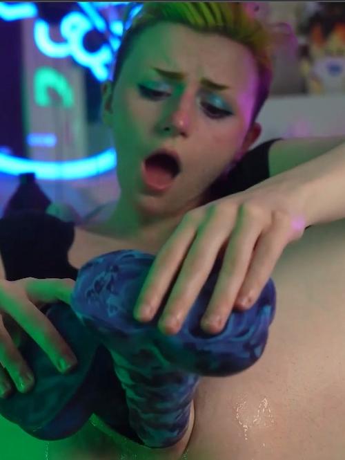 What's the name of this pornstar?