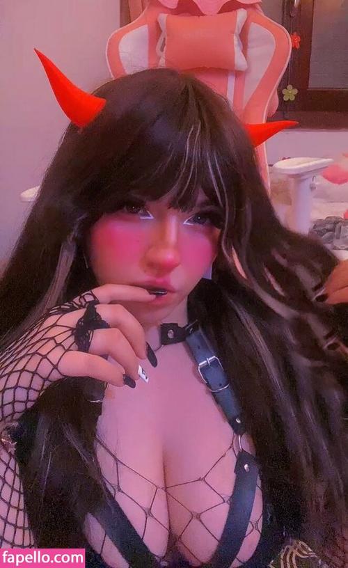 What's the name of this pornstar?