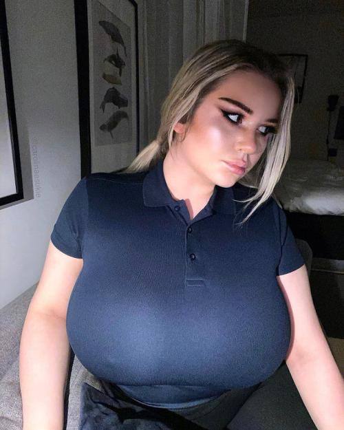 What's the name of this pornstar?