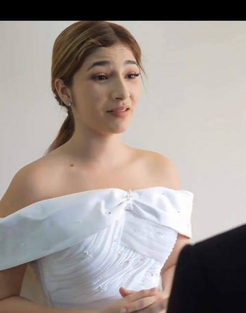 What's the name of this pornstar?