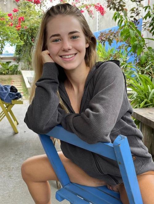 What's the name of this pornstar?