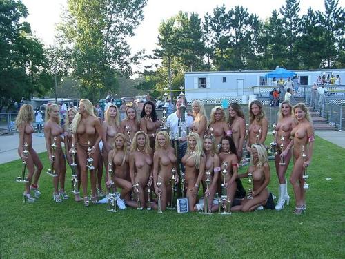 Who is the black girl in the middle?