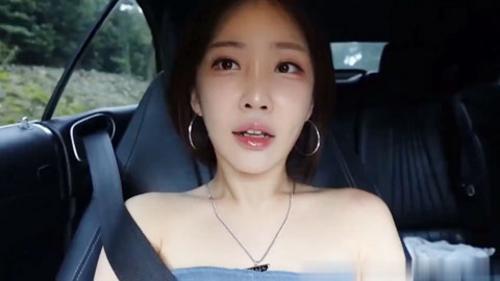 What's the name of this pornstar?