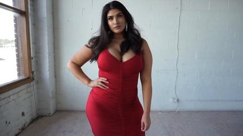 What's the name of this pornstar?