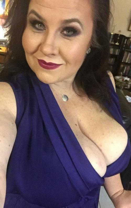 What's the name of this pornstar?